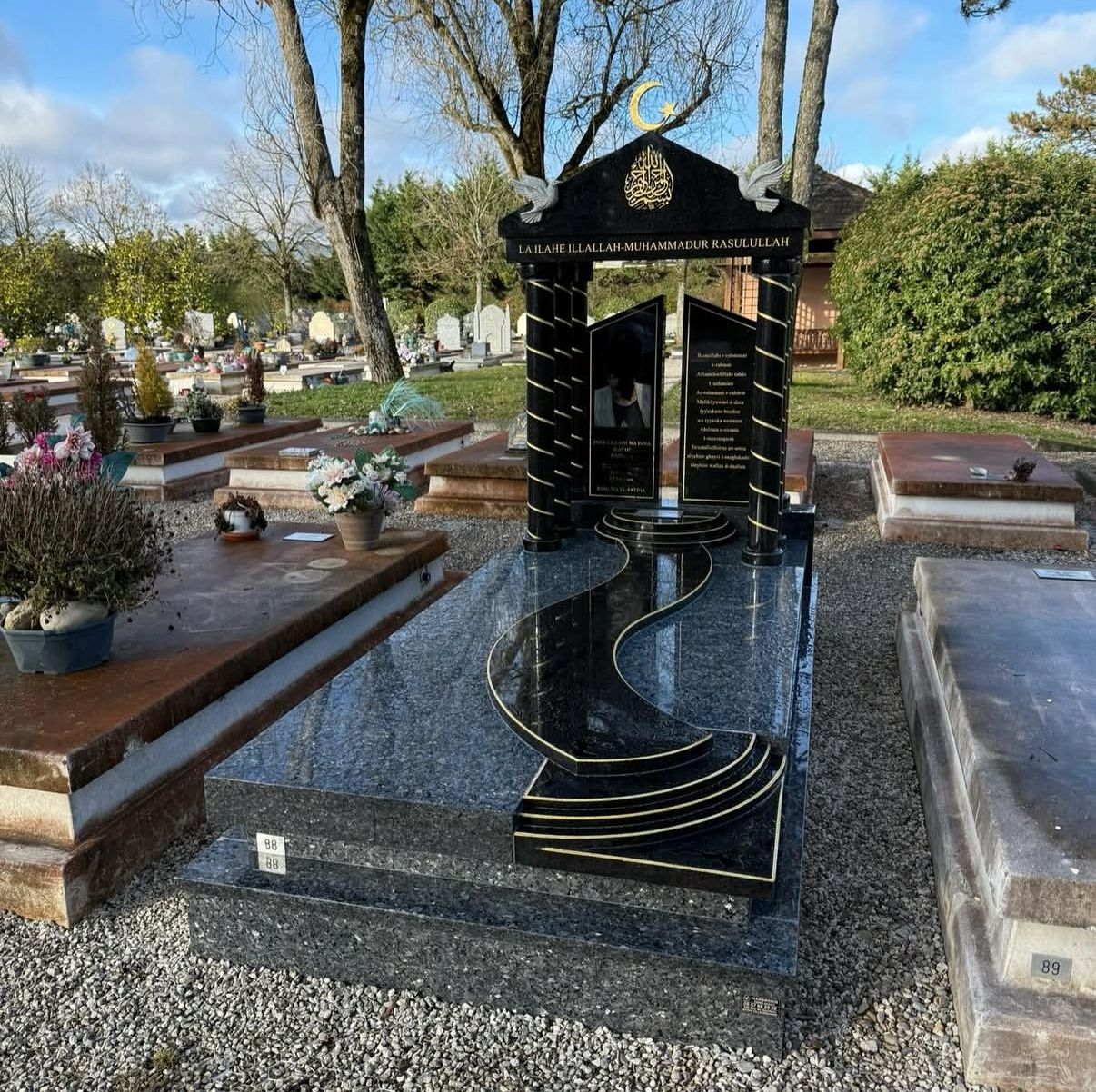 Monument musulman gravé